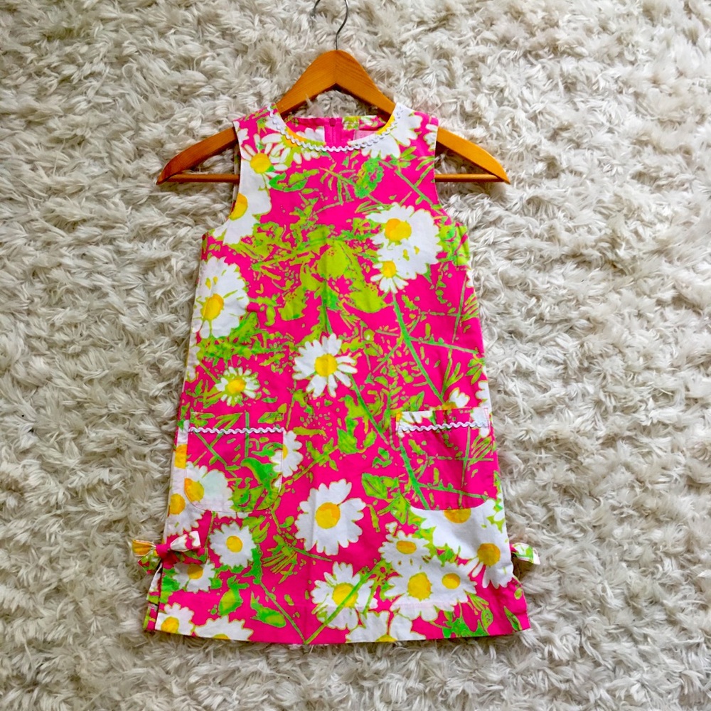 Lilly Pulitzer girls dress size 7.Cotton fully lined. Matching dresses available